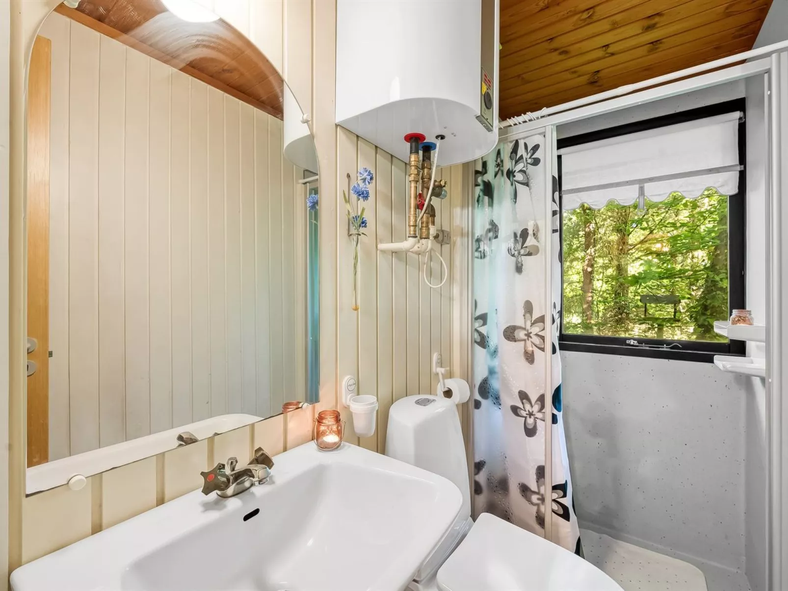 "Tenaya" - 200m to the fjord-Inside