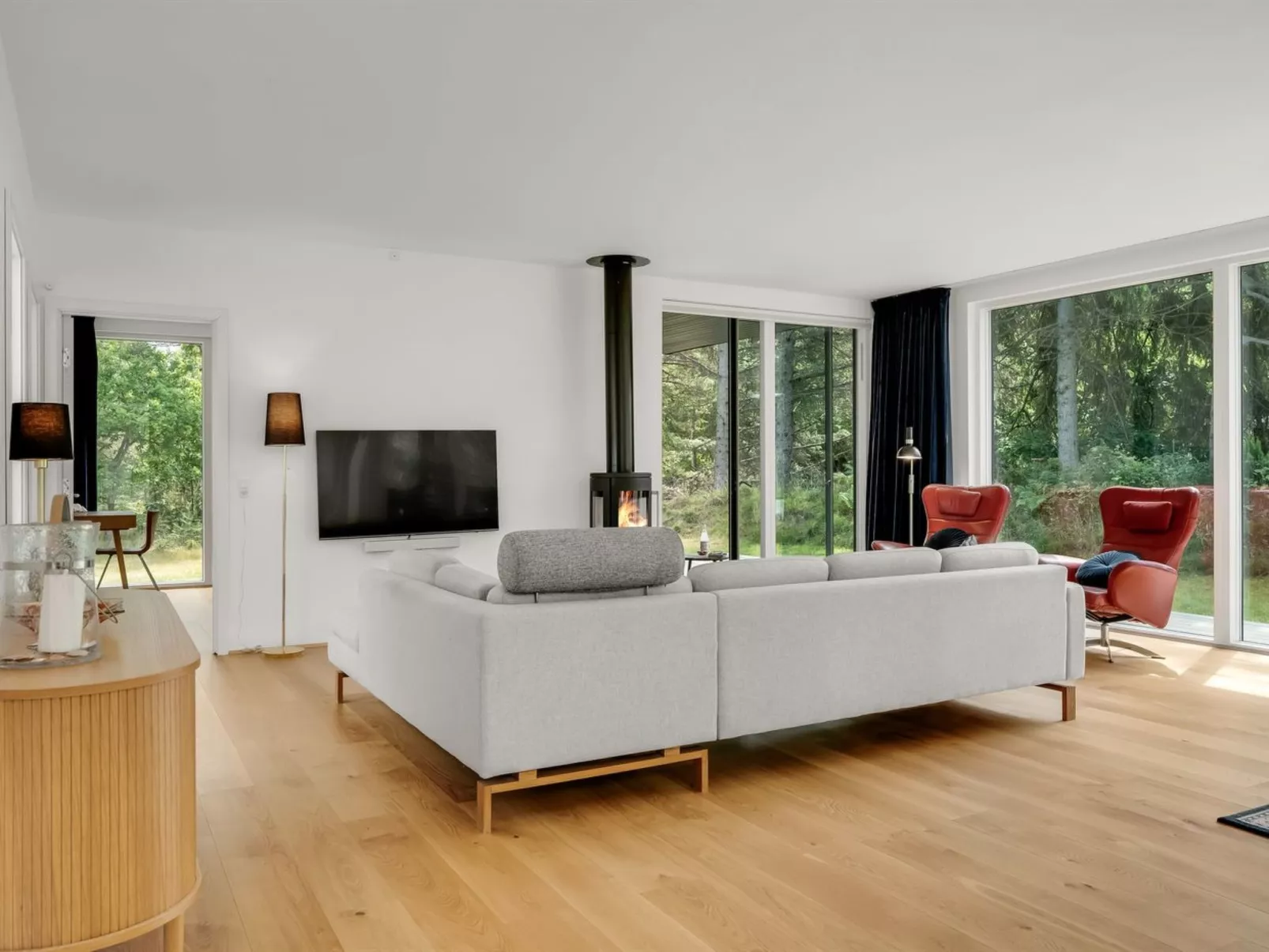 "Jonas" -  from the sea-Dedans