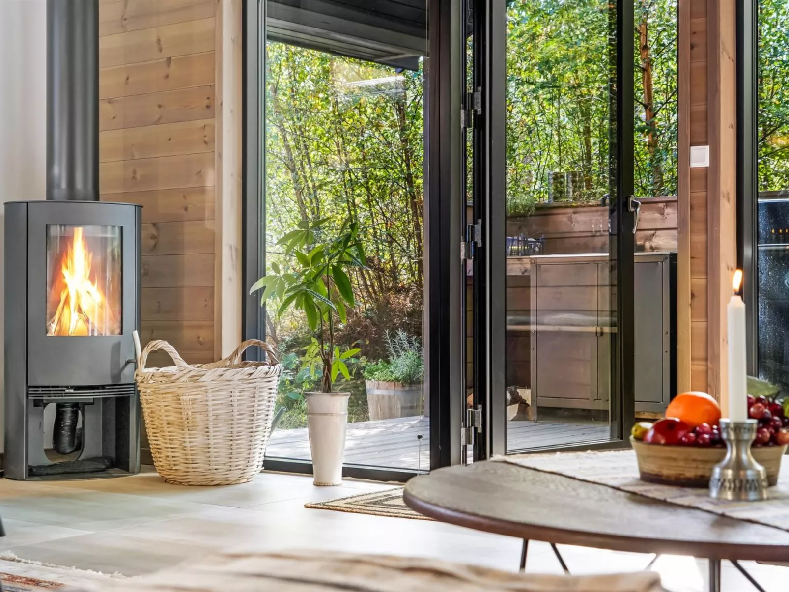 "Arbnora" -  from the sea-Dedans