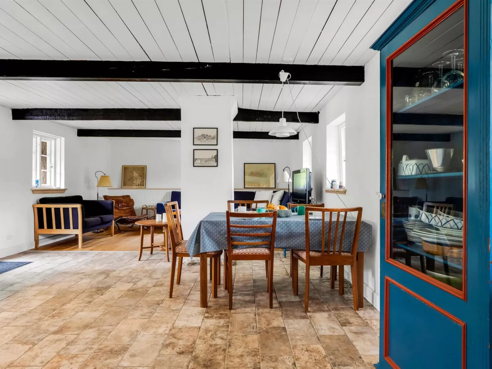 "Annabeth" - 900m from the sea-Dedans