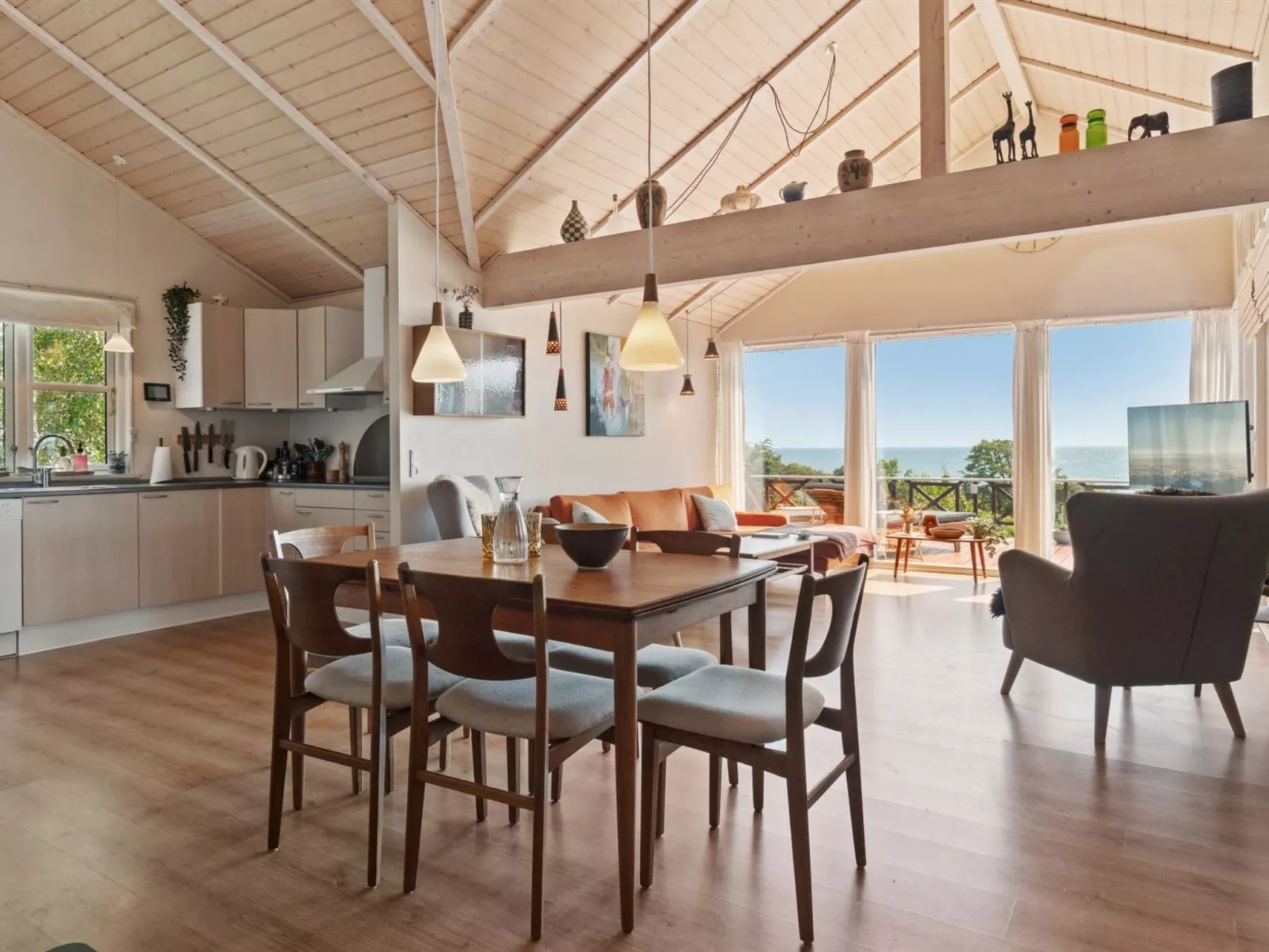 "Mariam" - 100m from the sea-Inside