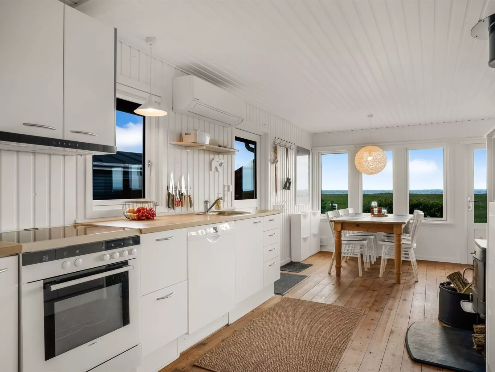 "Blia" - 120m to the fjord-Drinnen