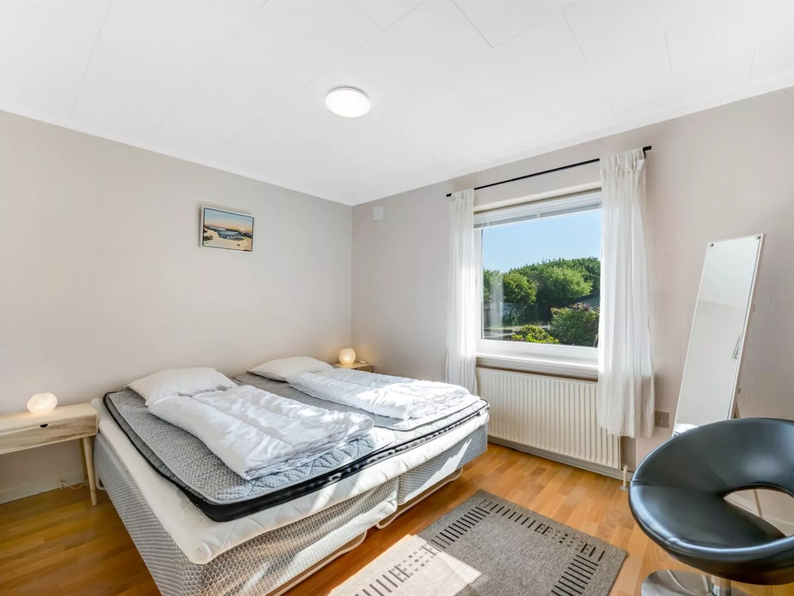 "Svein" - 500m to the fjord-Drinnen