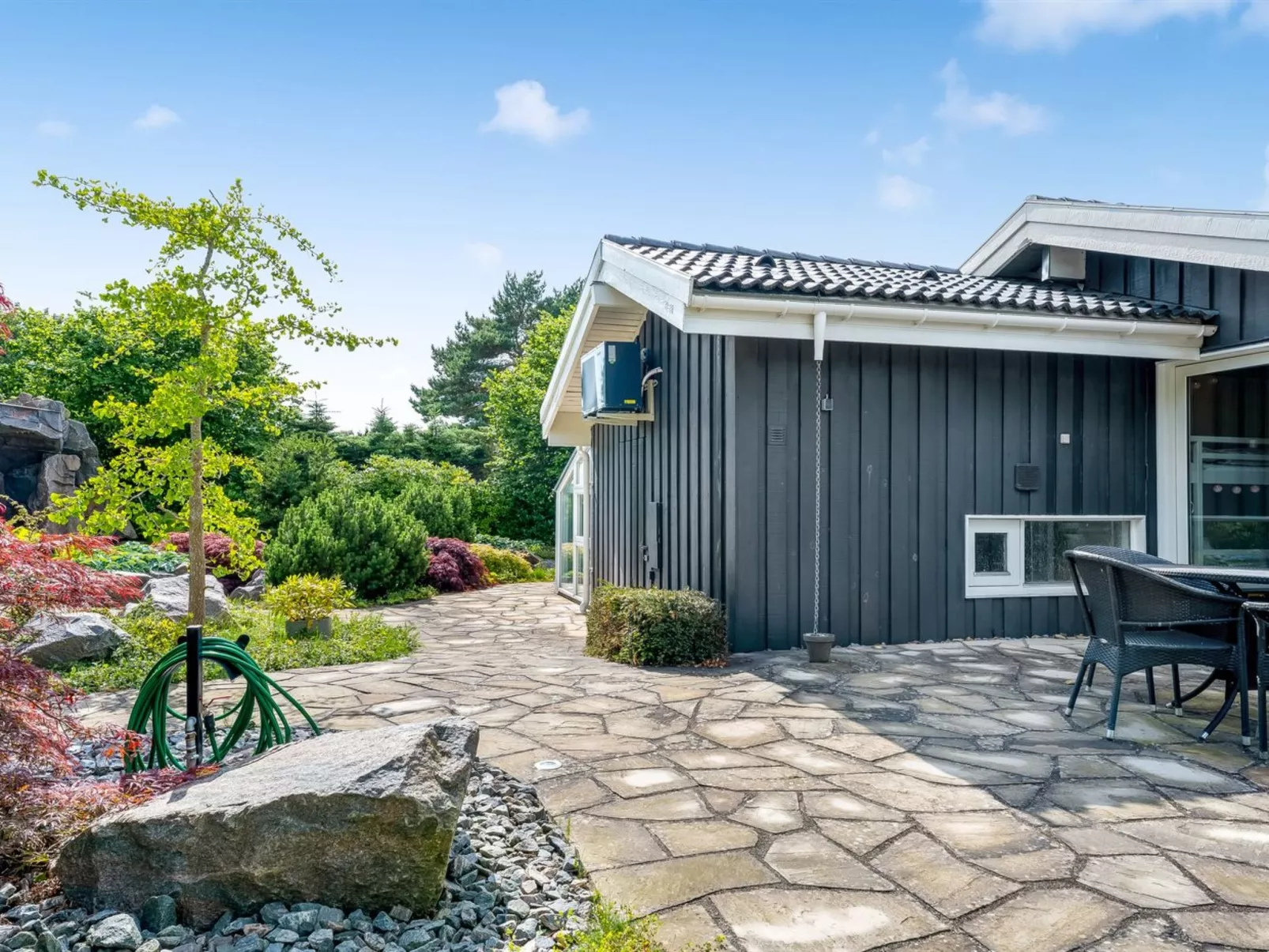 "Ellie" - 700m from the sea-Outside