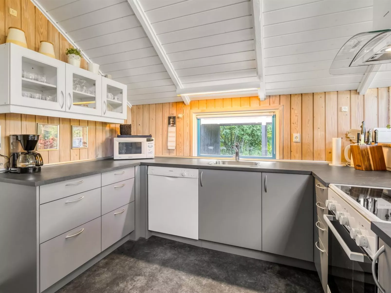 "Kai" - 400m from the sea-Drinnen