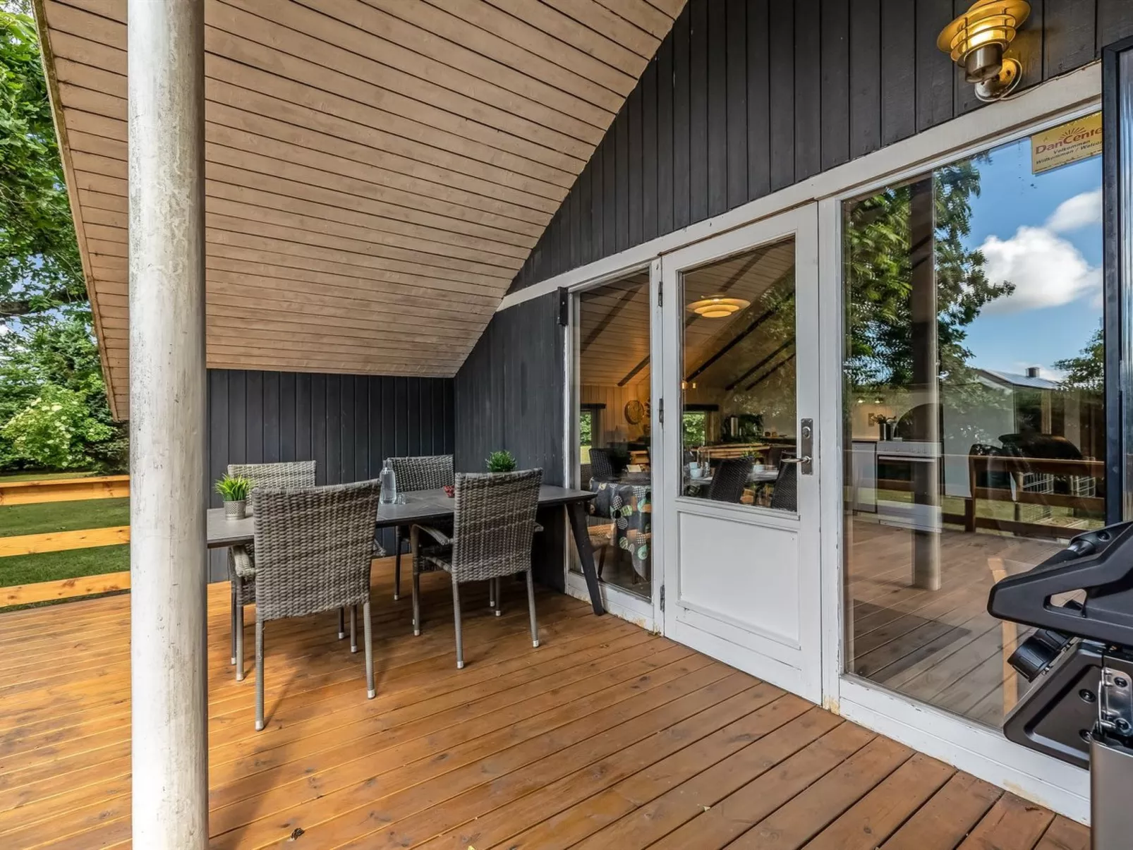 "Yarla" - 500m to the fjord-Outside