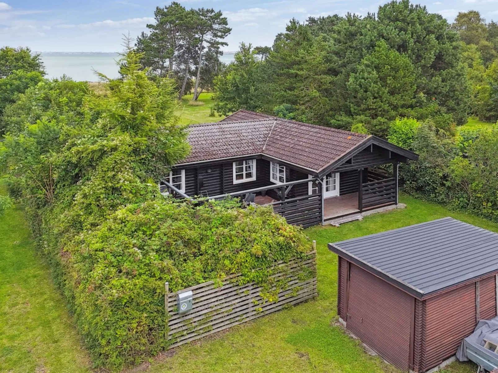 "Kjell" - 25m from the sea-Outside