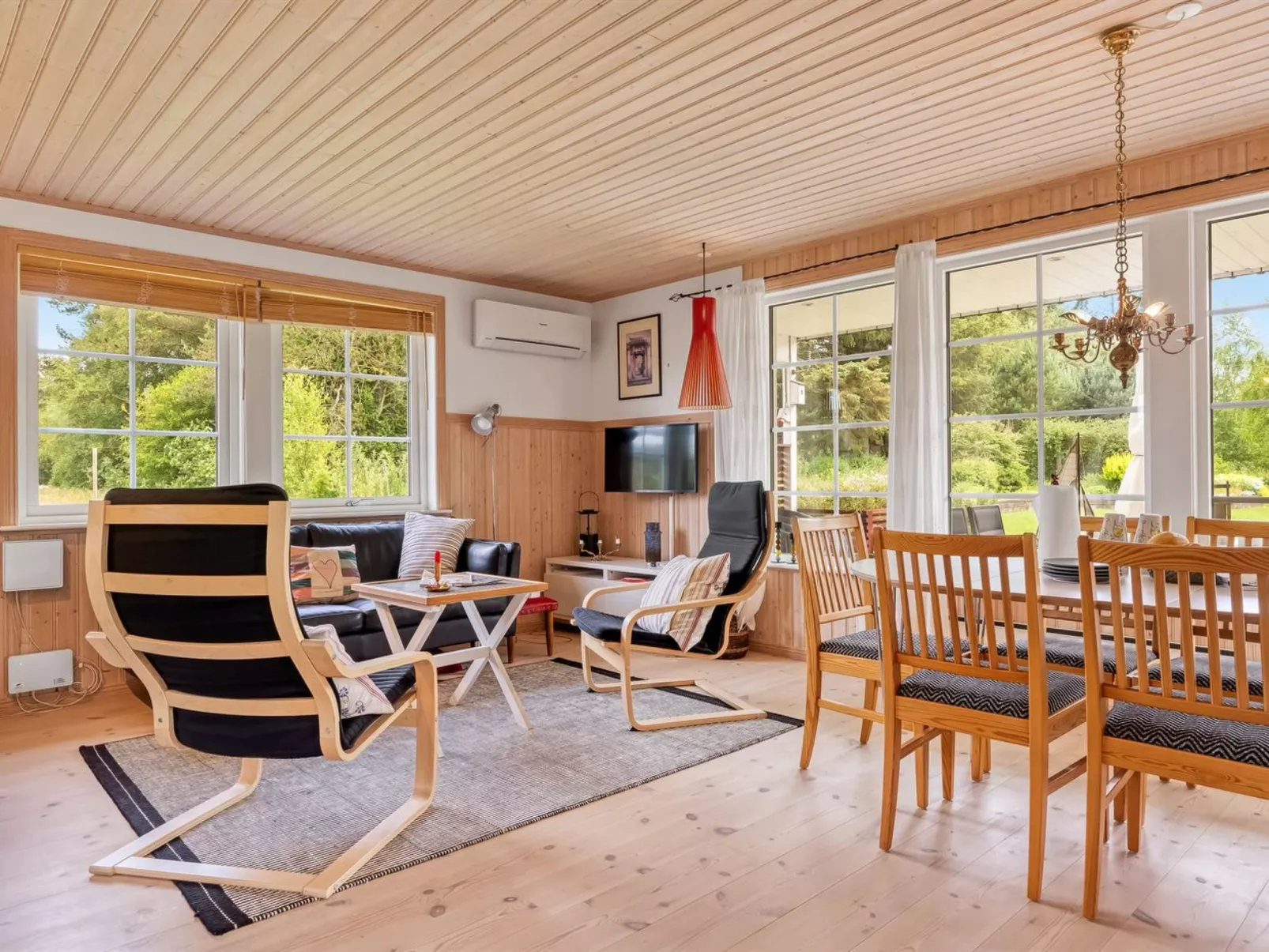 "Thine" - 800m from the sea-Dedans