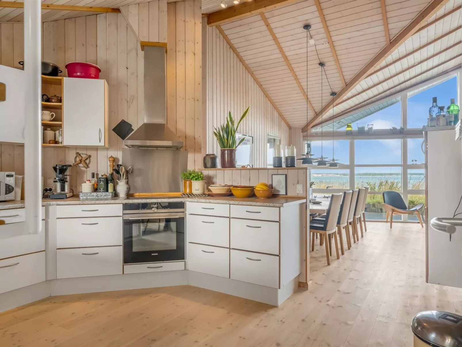 "Diderik" - 20m to the fjord-Inside