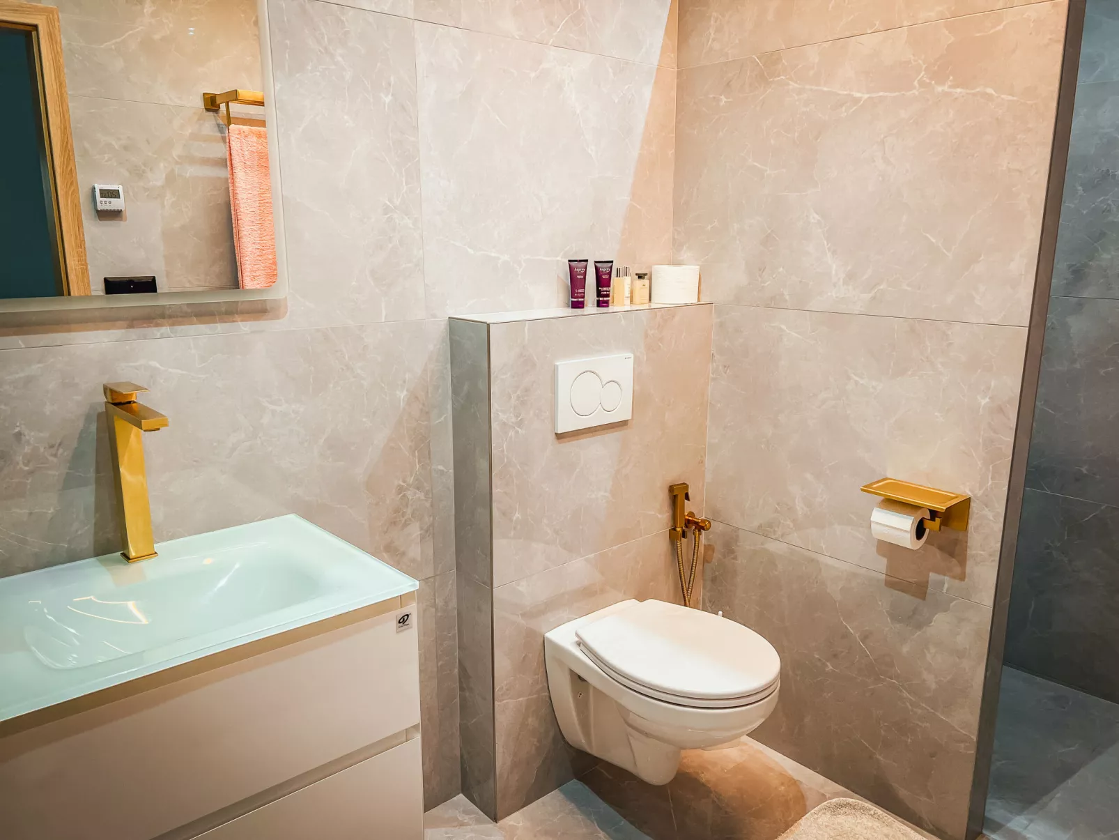 Party & Friends Villa-Drinnen