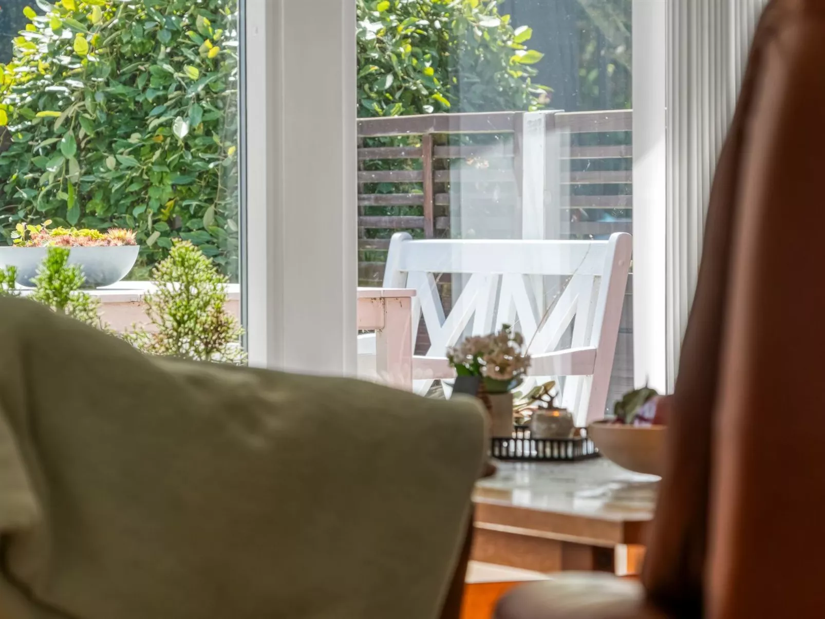 "Sallie" - 500m to the fjord-Drinnen