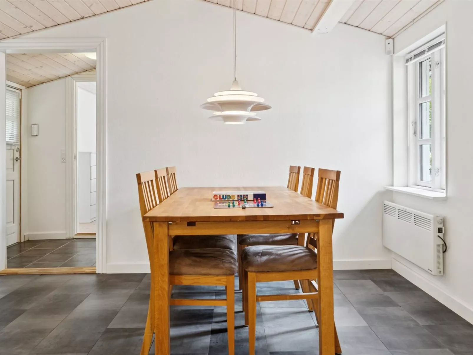 "Sixten" - 400m to the fjord-Inside