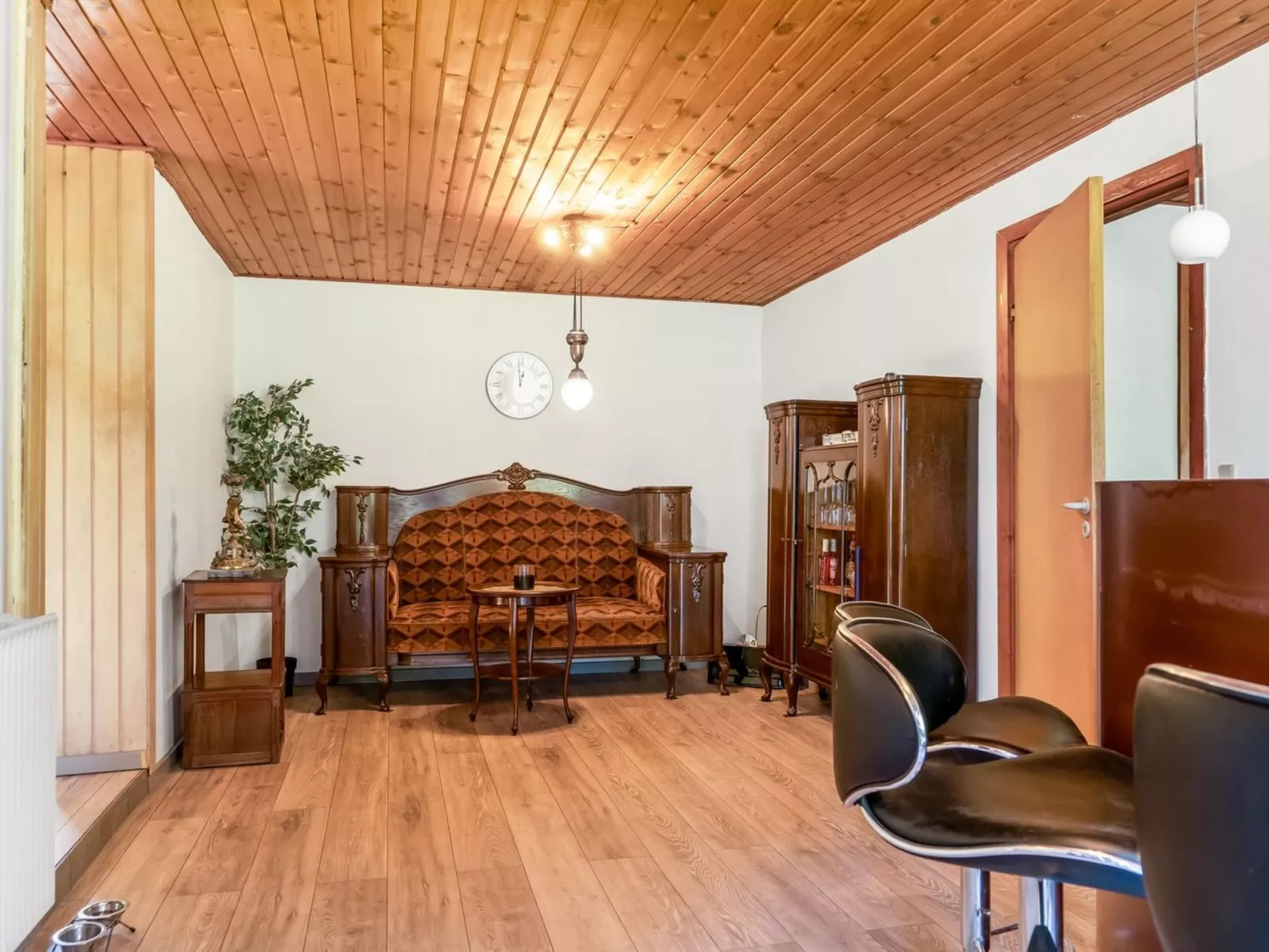 "Eiko" - 400m to the fjord-Inside