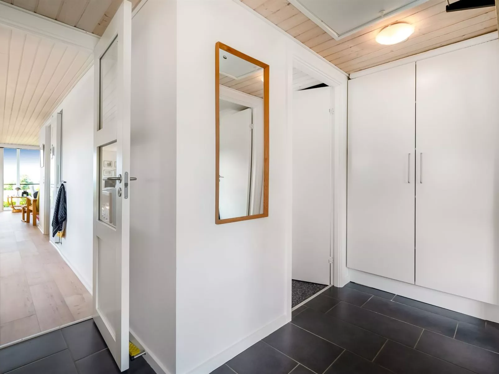 "Akira" - 250m from the sea-Dedans