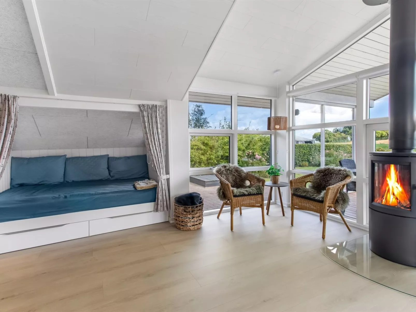 "Eisa" - 75m from the sea-Inside