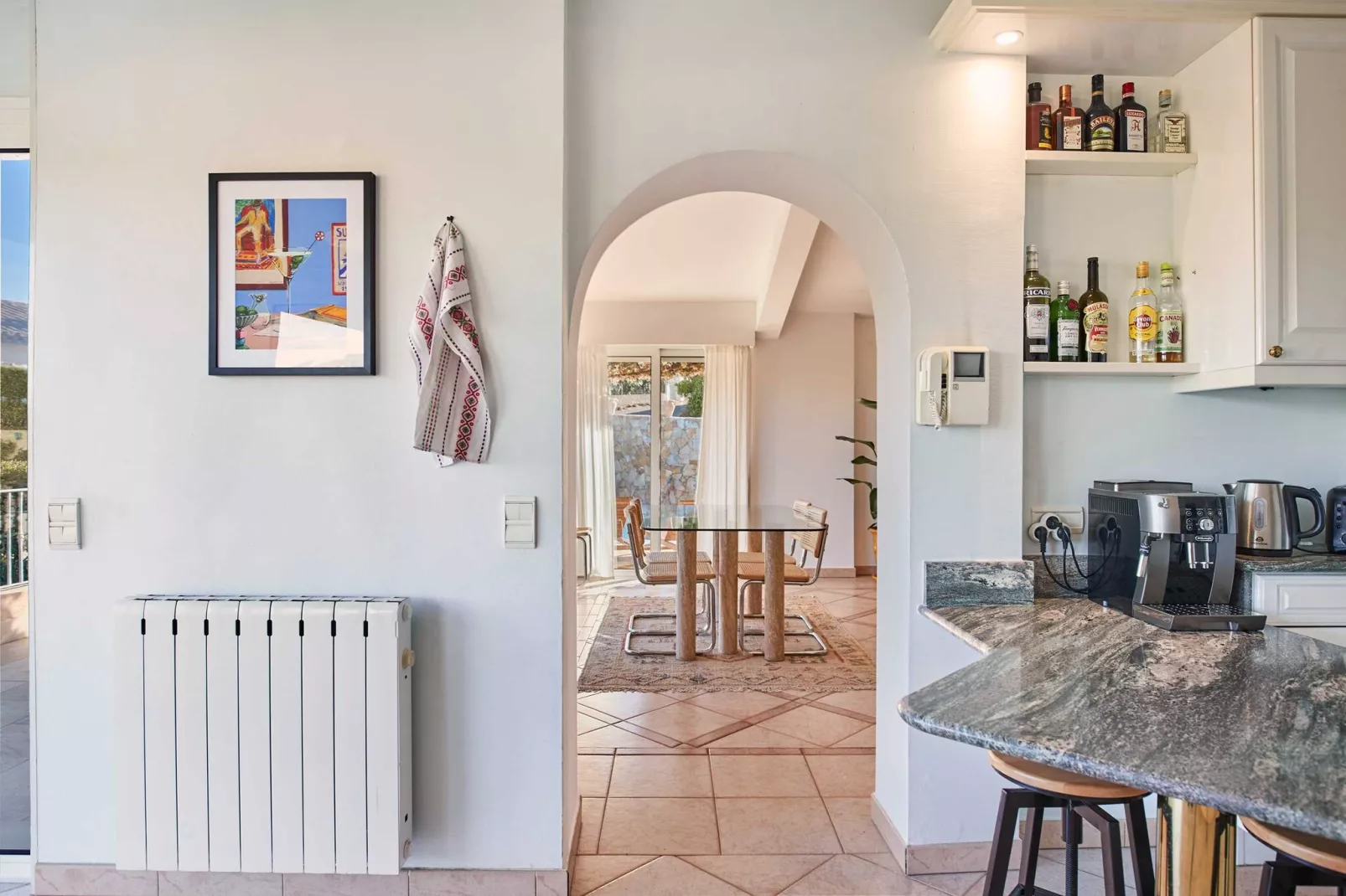 AP-652-PERTUADES-Untagged