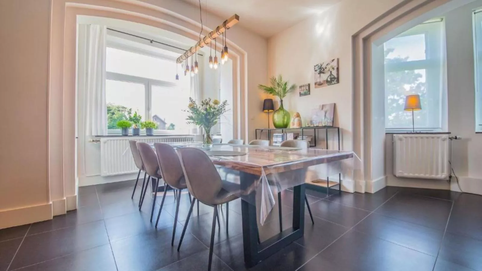 Ma Dame Jeanne-Dining room