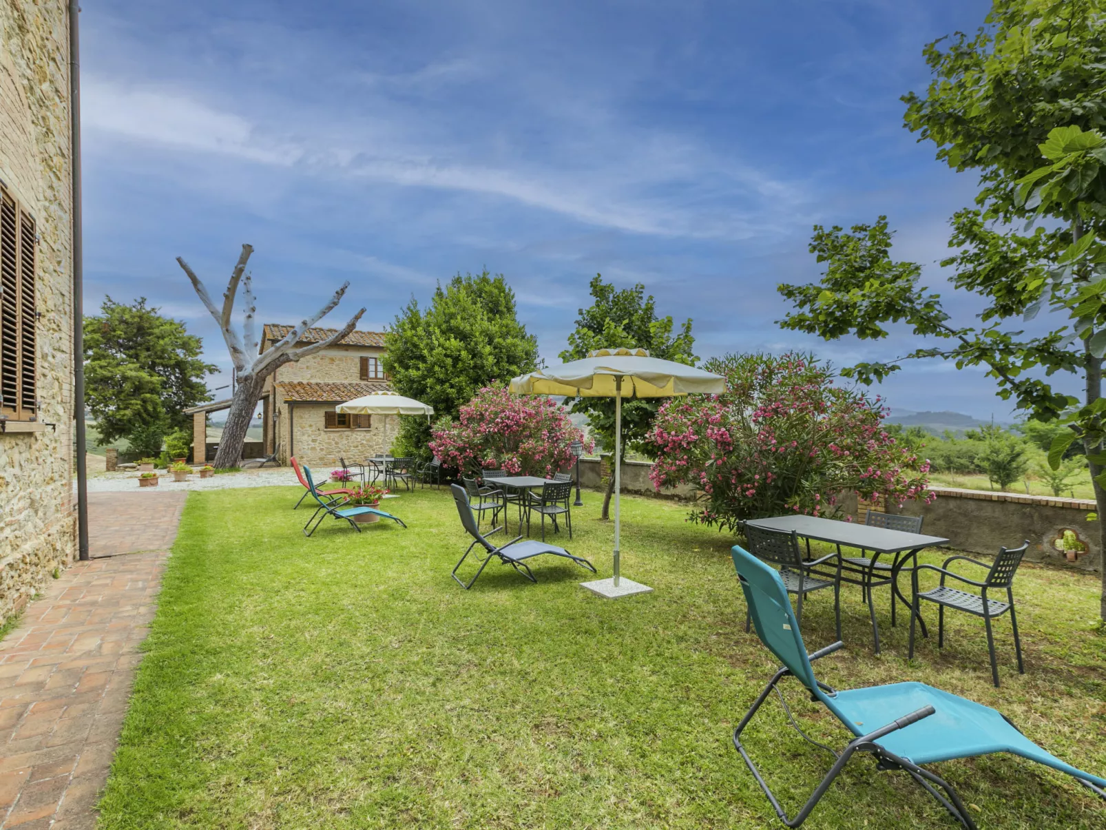 Villa Caggio-Outside