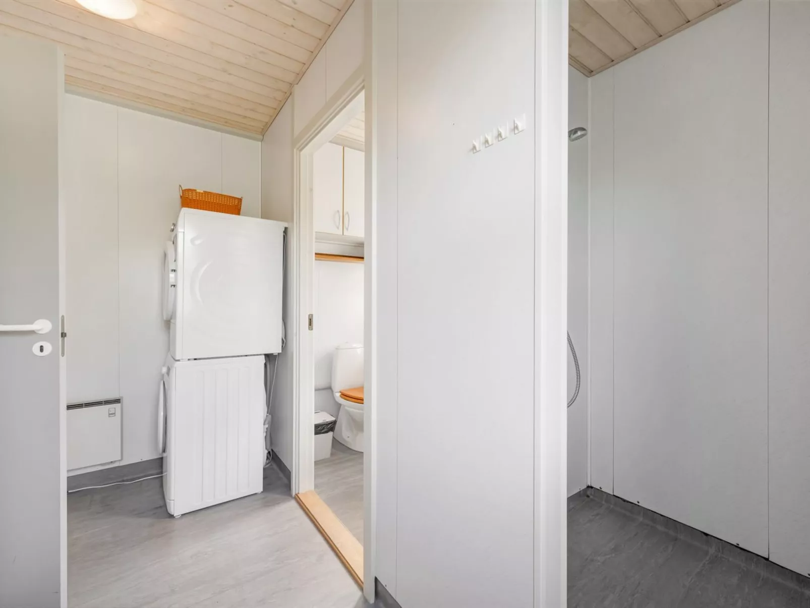 "Anja" - 550m to the fjord-Dedans