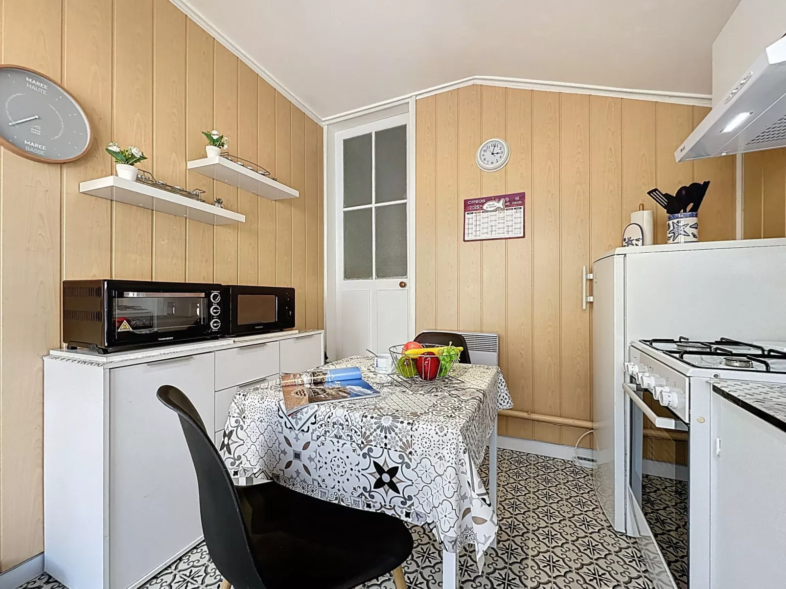 Les Coquillages-Inside