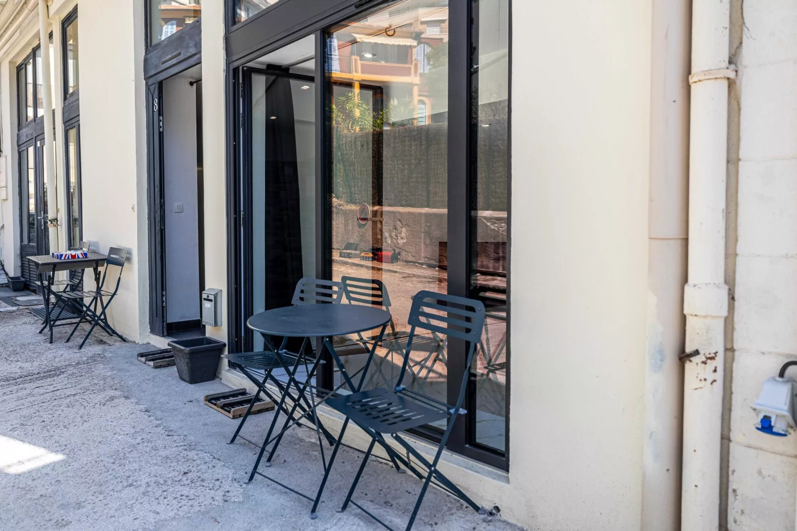 AP-8-GRAGLIA-D-Untagged