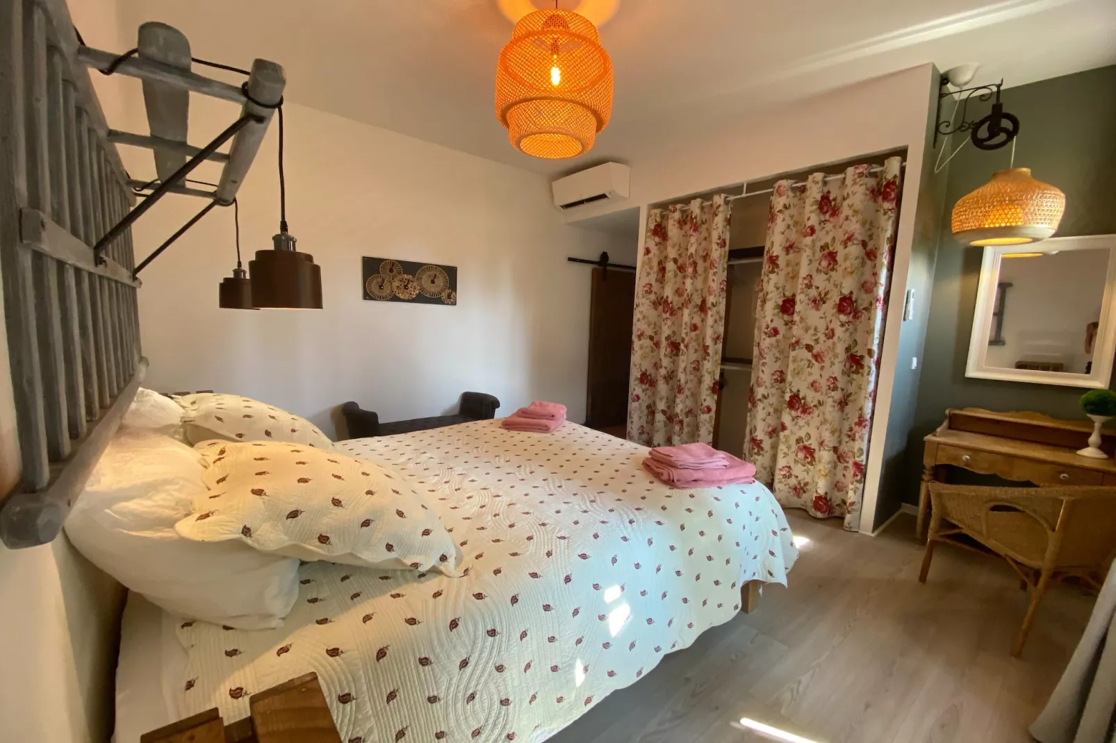 Le Mas d'à côté-Schlafzimmer