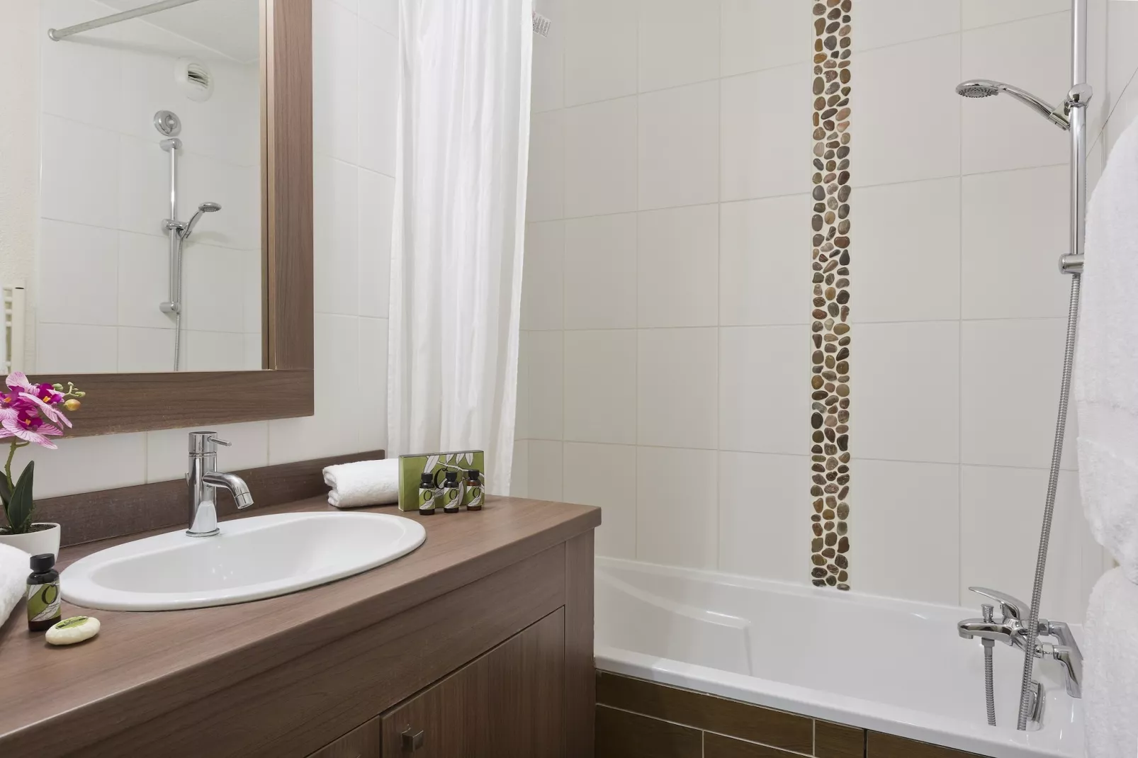 1-Bedroom Apartment - LA RESERVE-Bathroom