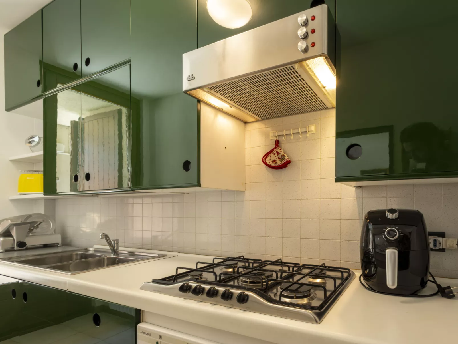 Monte Confinale Garden View-Drinnen