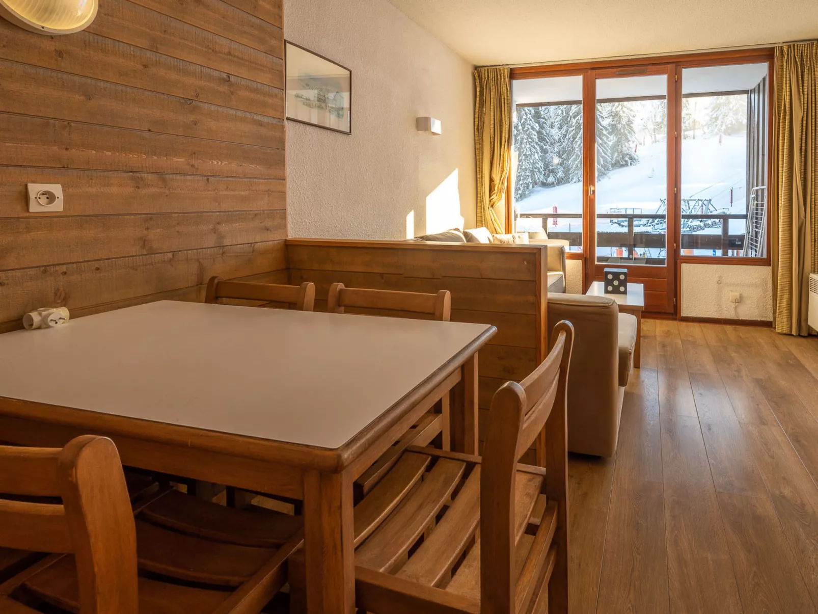 Grand Morillon-Drinnen