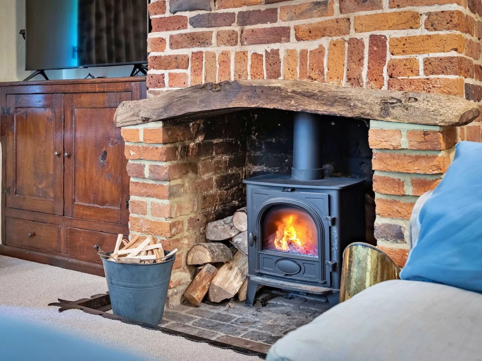 Sandhill Cottage with Hot Tub-Inside