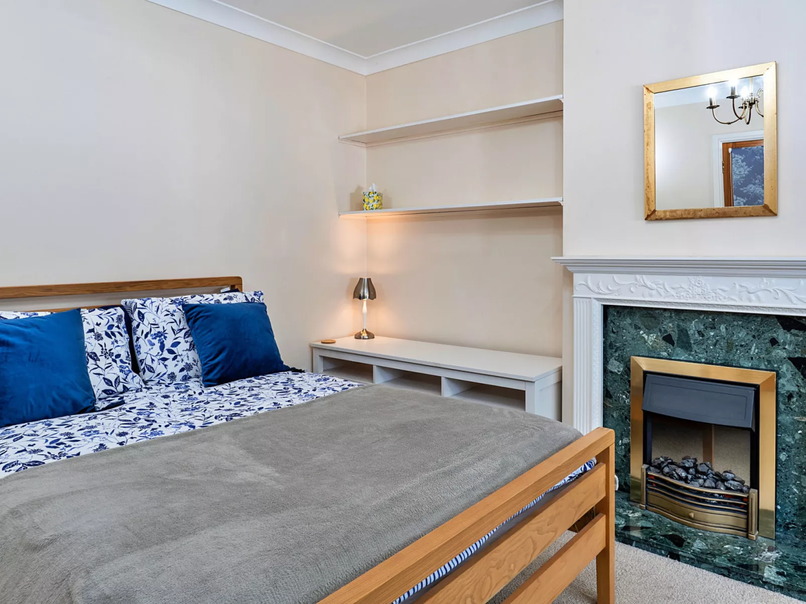 Gratton House-Inside