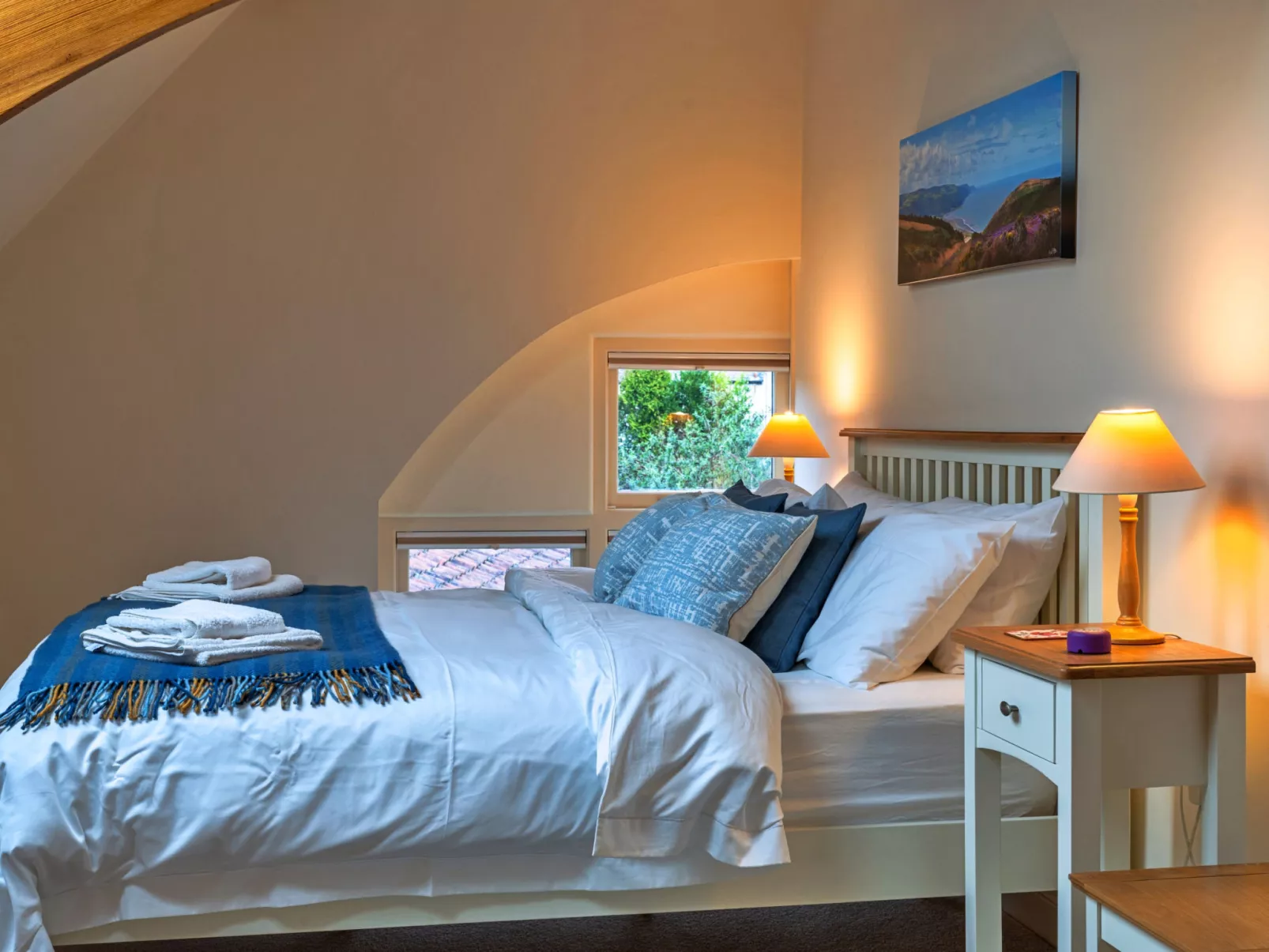 Lower School Cottages-Dedans