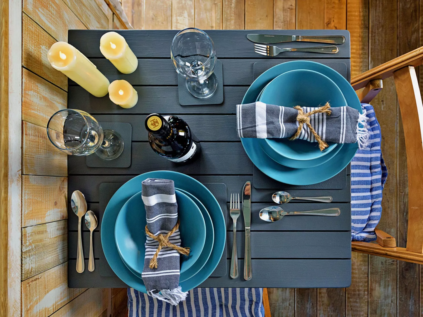 'Susanna' Poachers Hut-Dedans