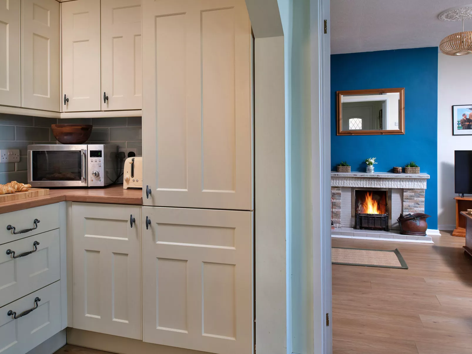 37 Bro Enddwyn-Dedans