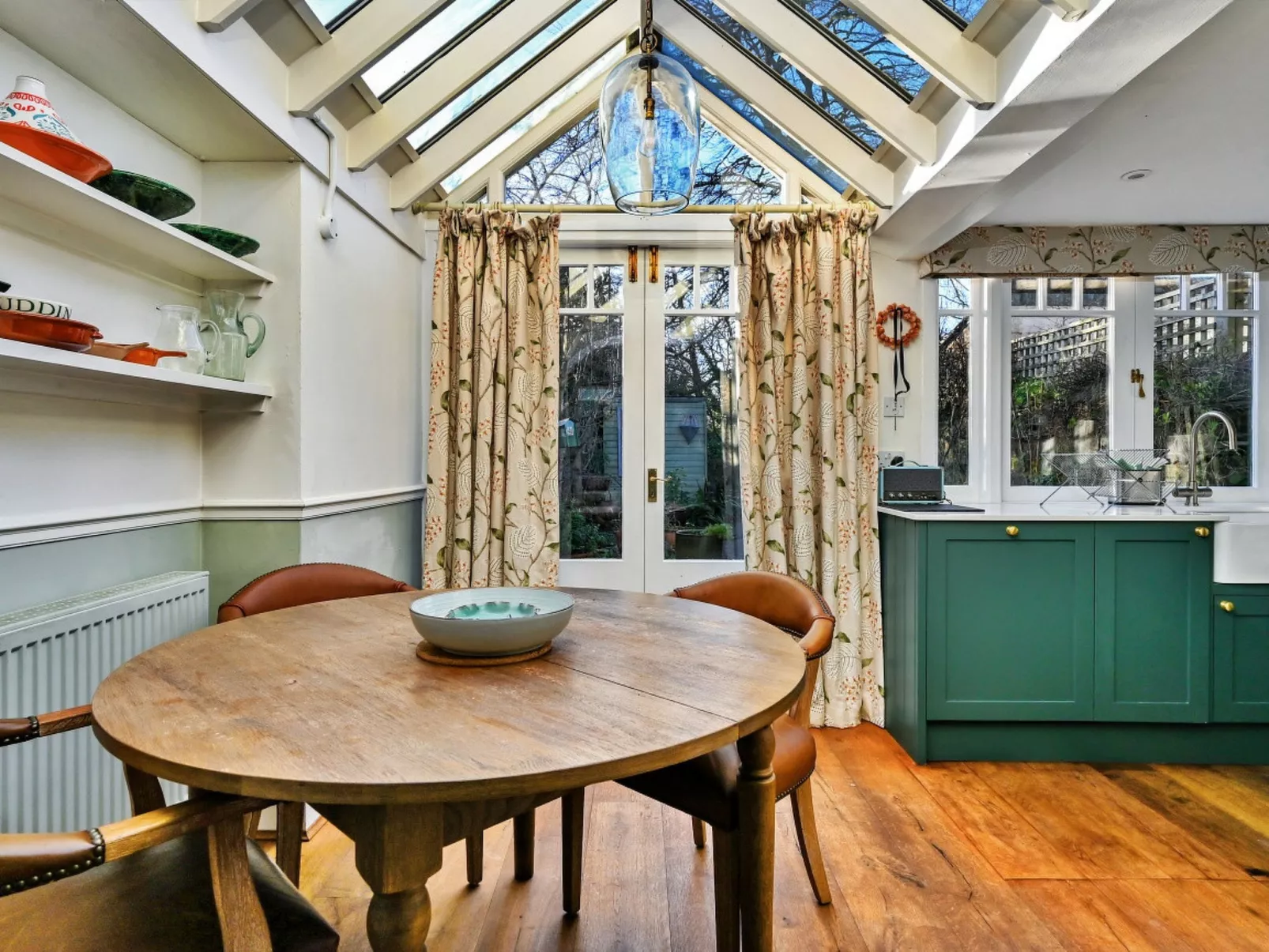 123, High Street-Drinnen