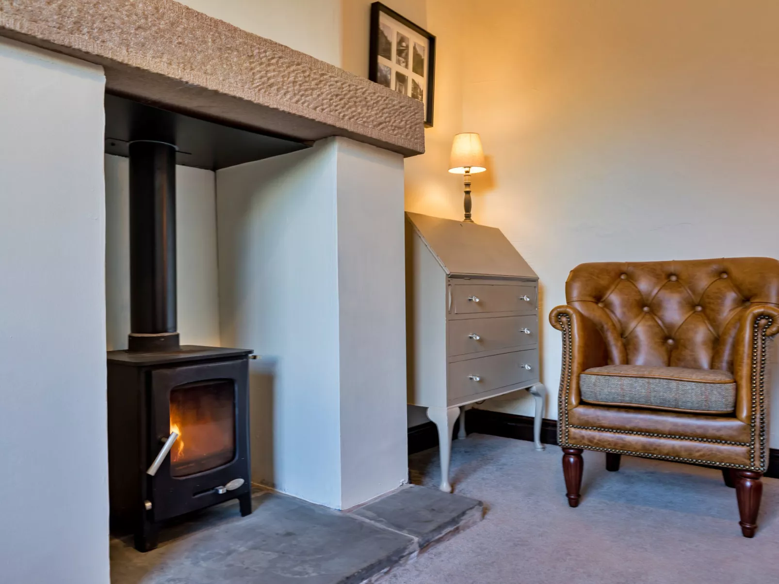 Spring Cottage-Dedans