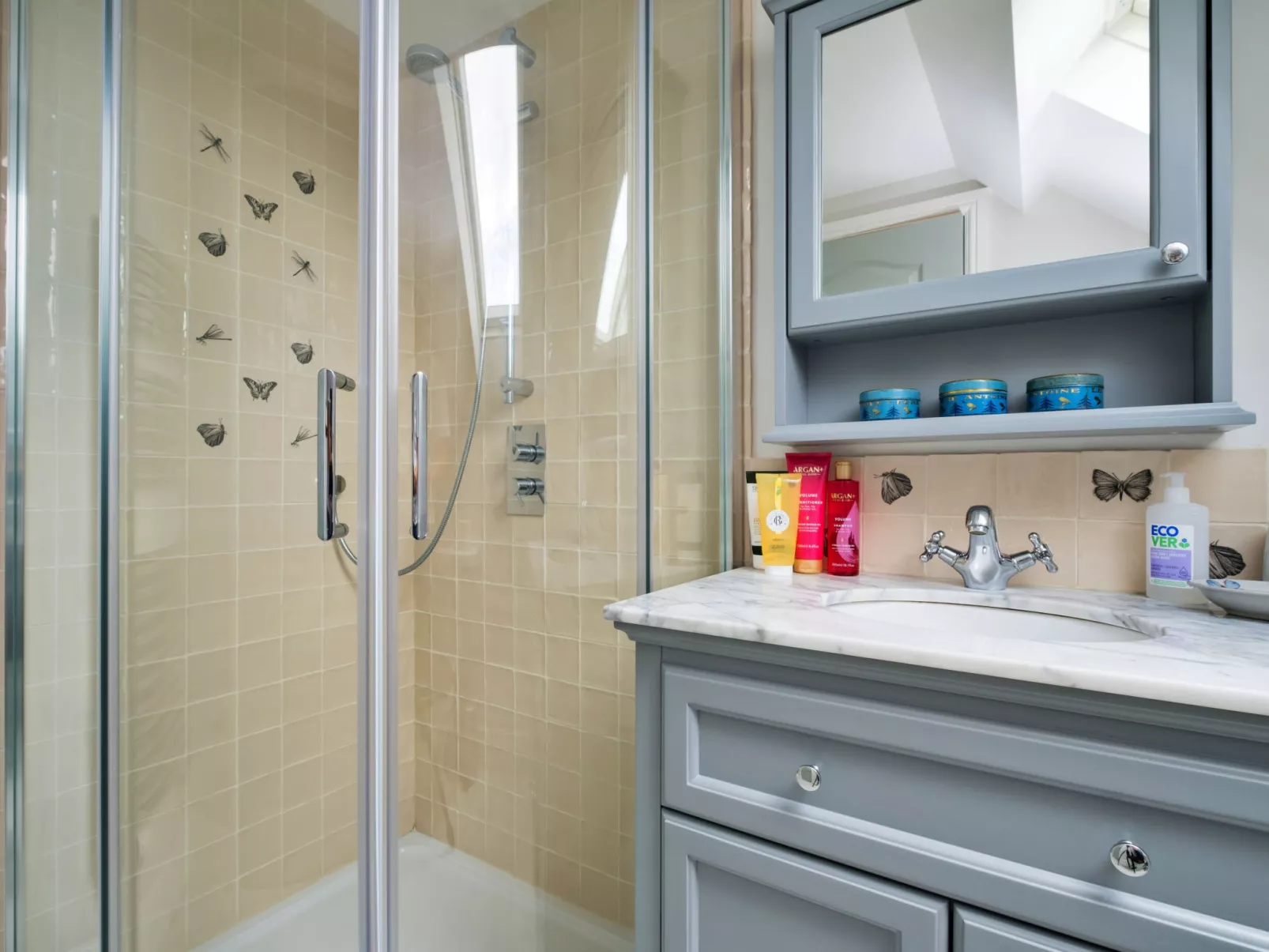 Coach House Wellbeing Retreat-Dedans