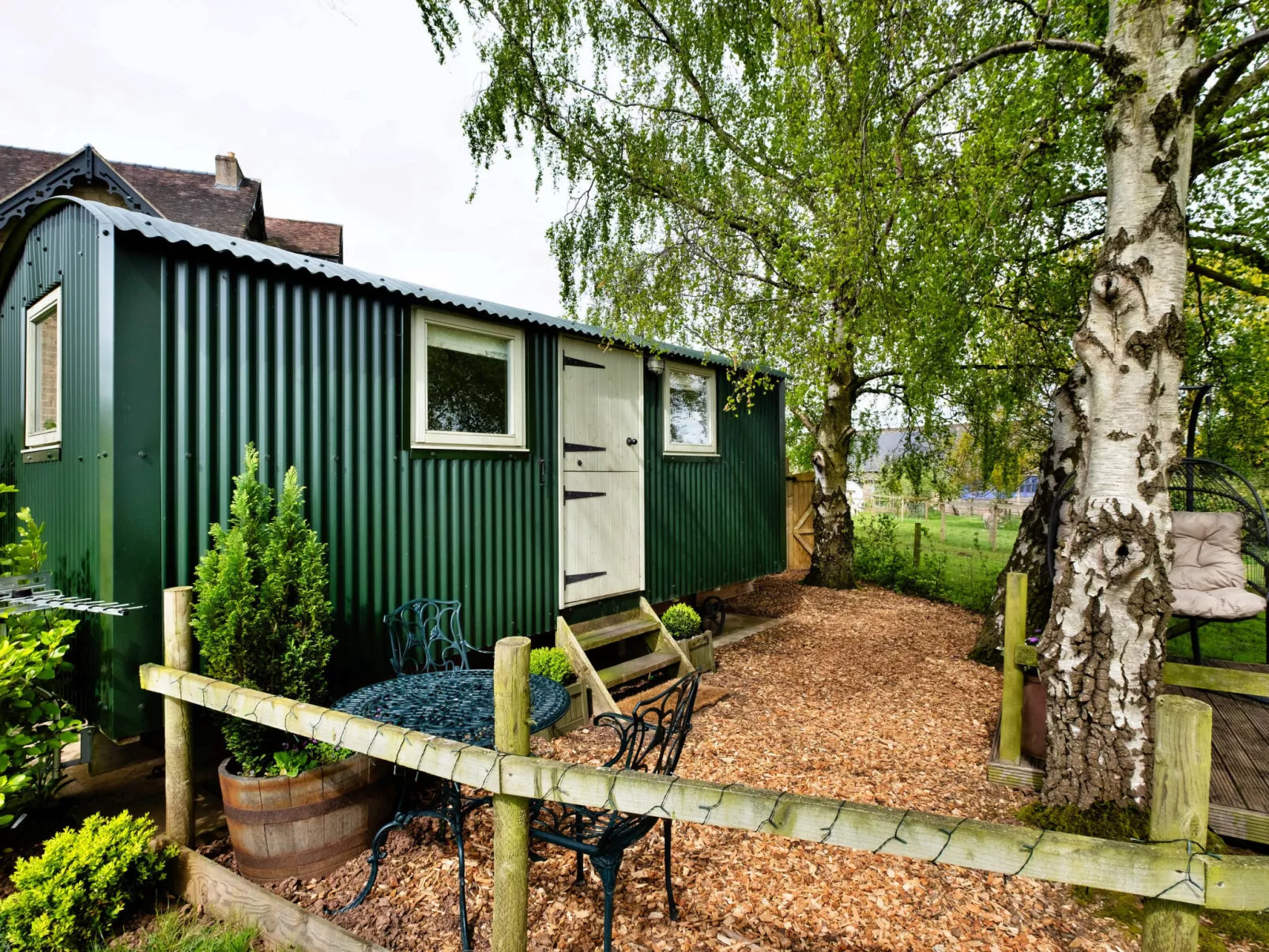 Hay and Hedgerow Glamping-Dehors