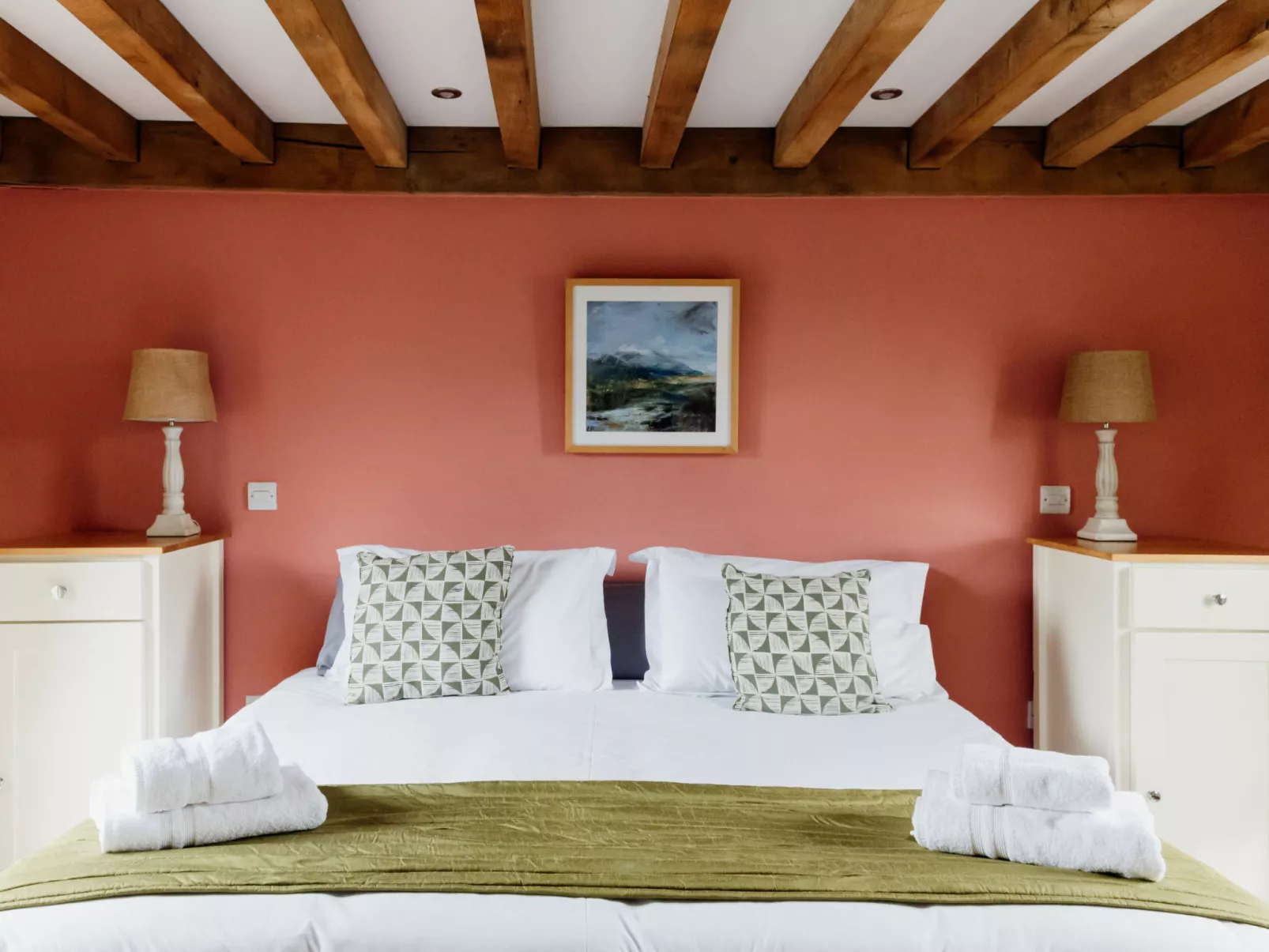 The Welsh Barn-Dedans