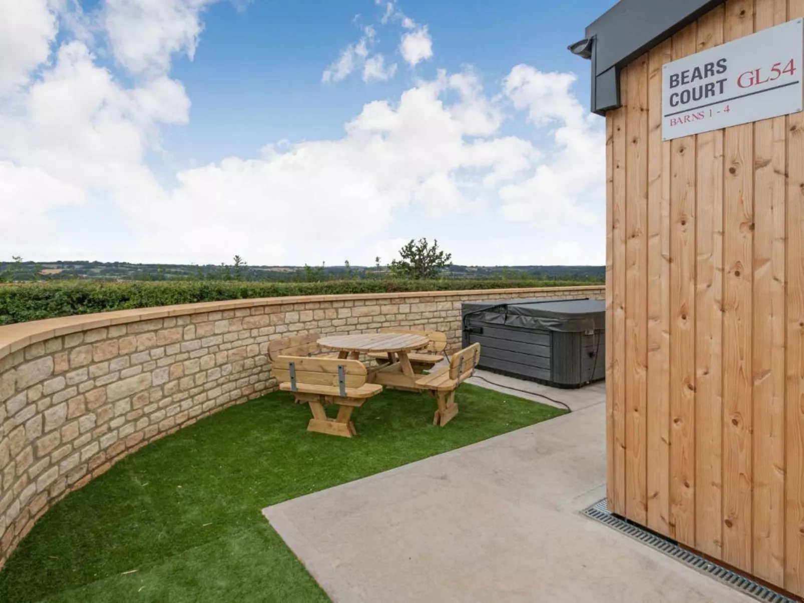 Little Rissington - Barn One - Draußen