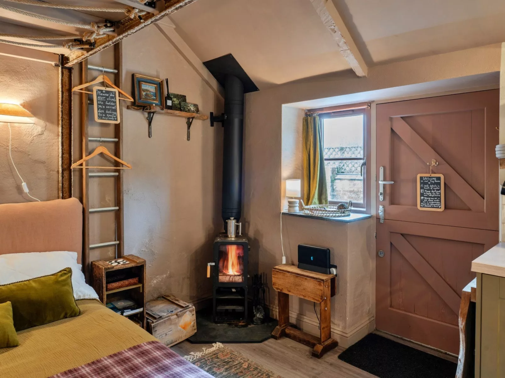 Penn an Vownder-Inside