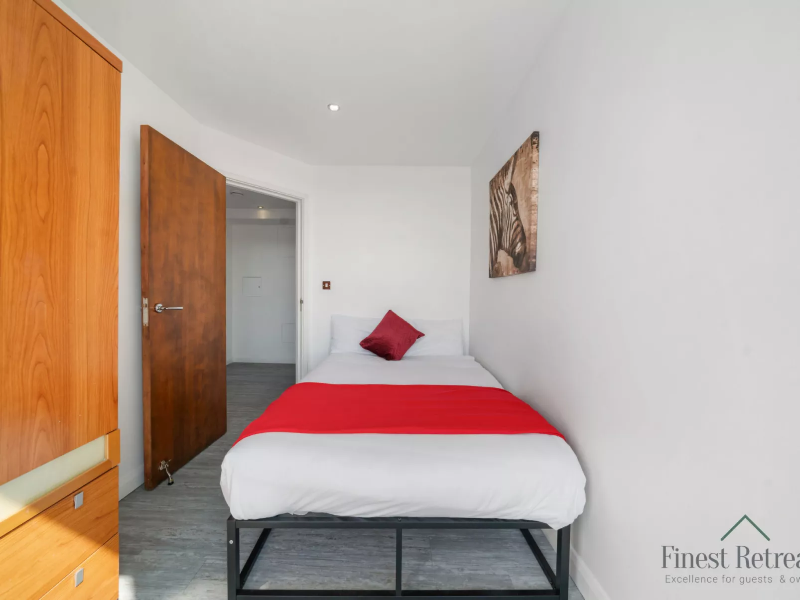 Roland House - Two Bedroom-Drinnen