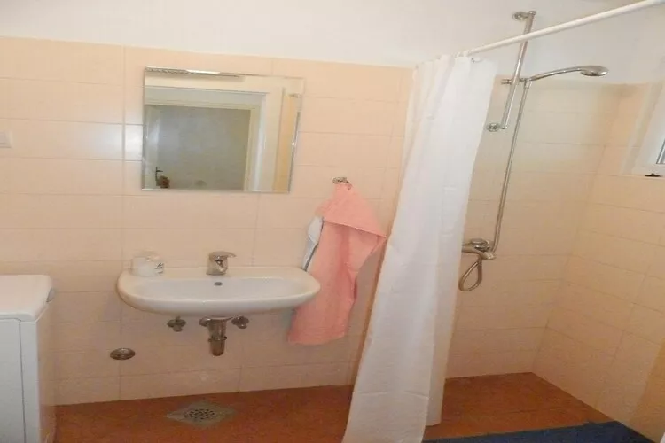 Villa Hortenzia -  One-Bedroom Apartment with Terrace-1 - (A)-Bathroom