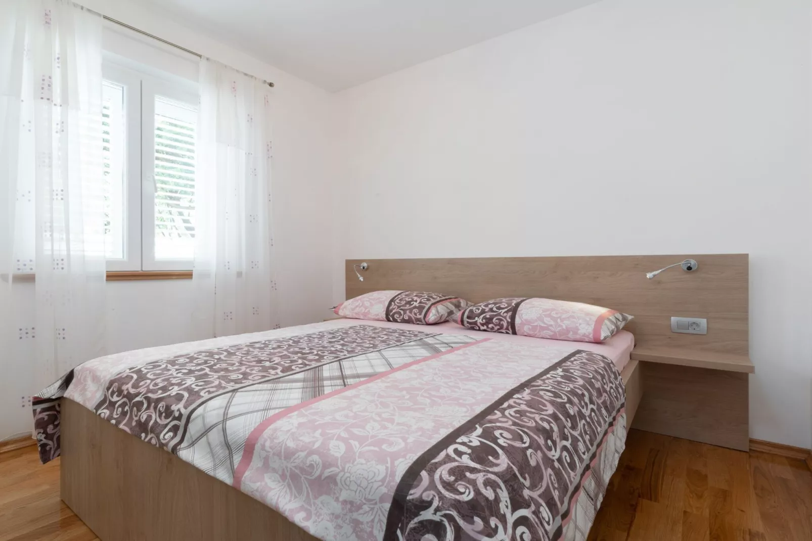 Modern Villa with Pool-Schlafzimmer