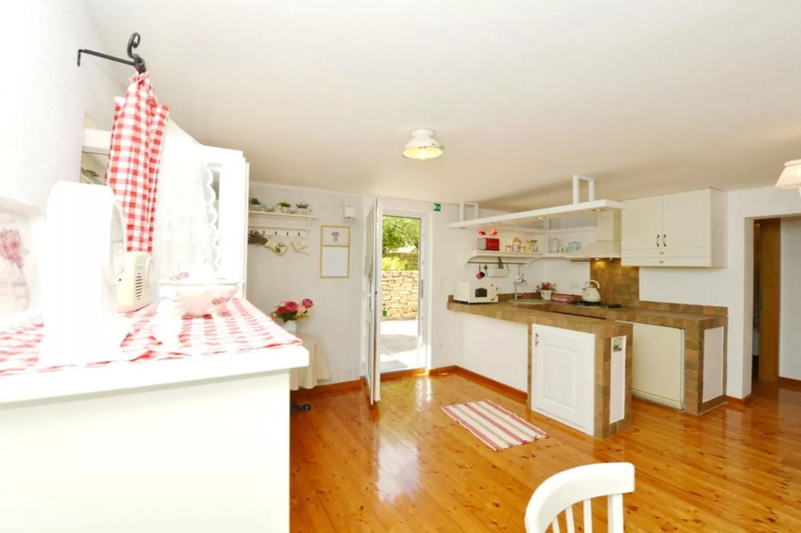 One-Bedroom Apartment (Lovor)-Kitchen