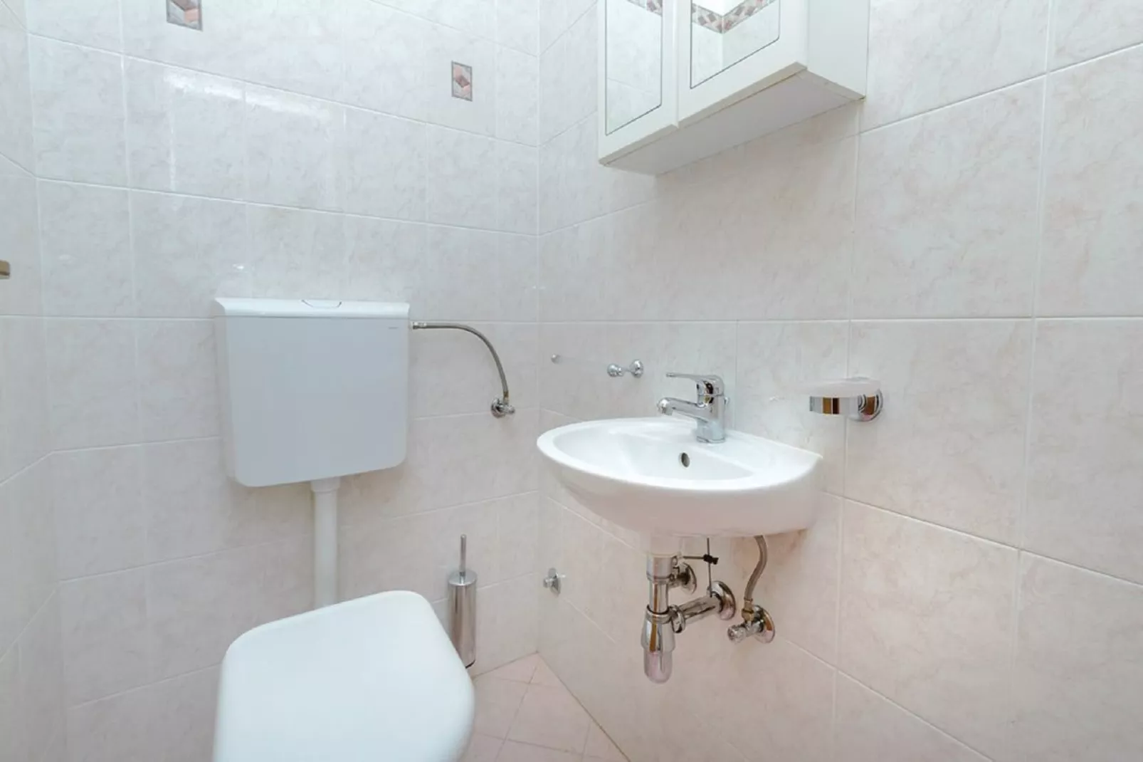 Three Bedroom Apartment with Pool-Badezimmer