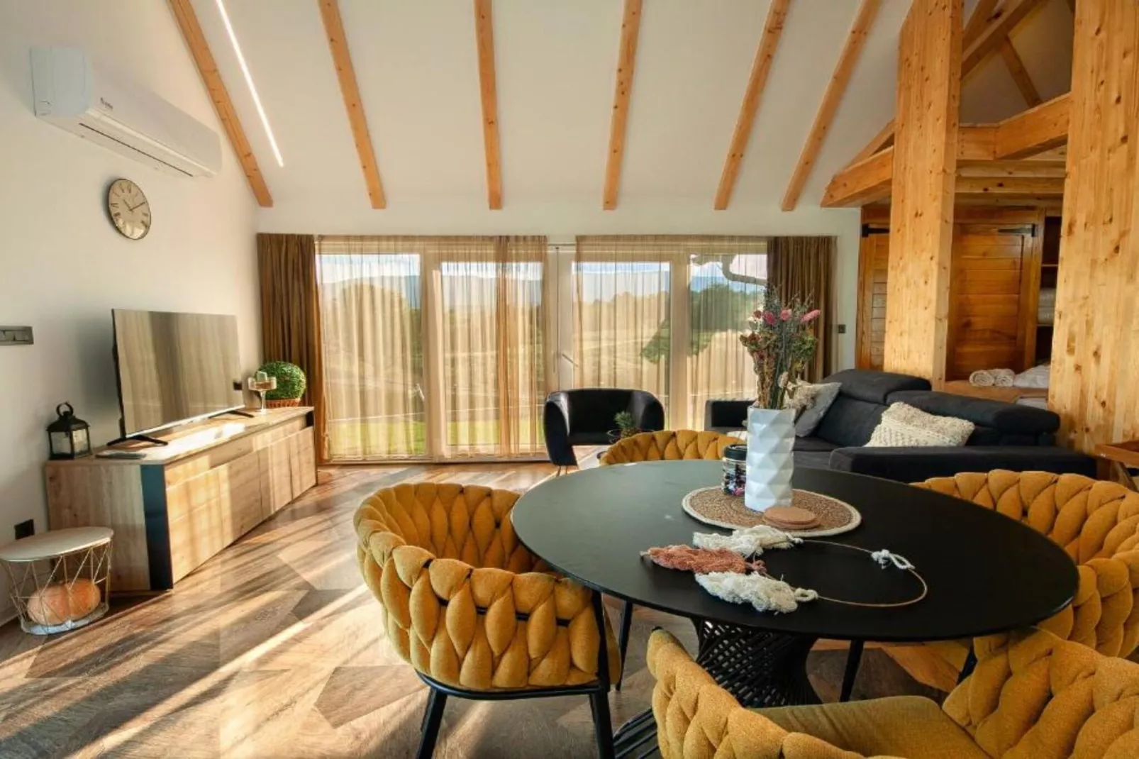 Mountain View Resort (Rita)-Indoor