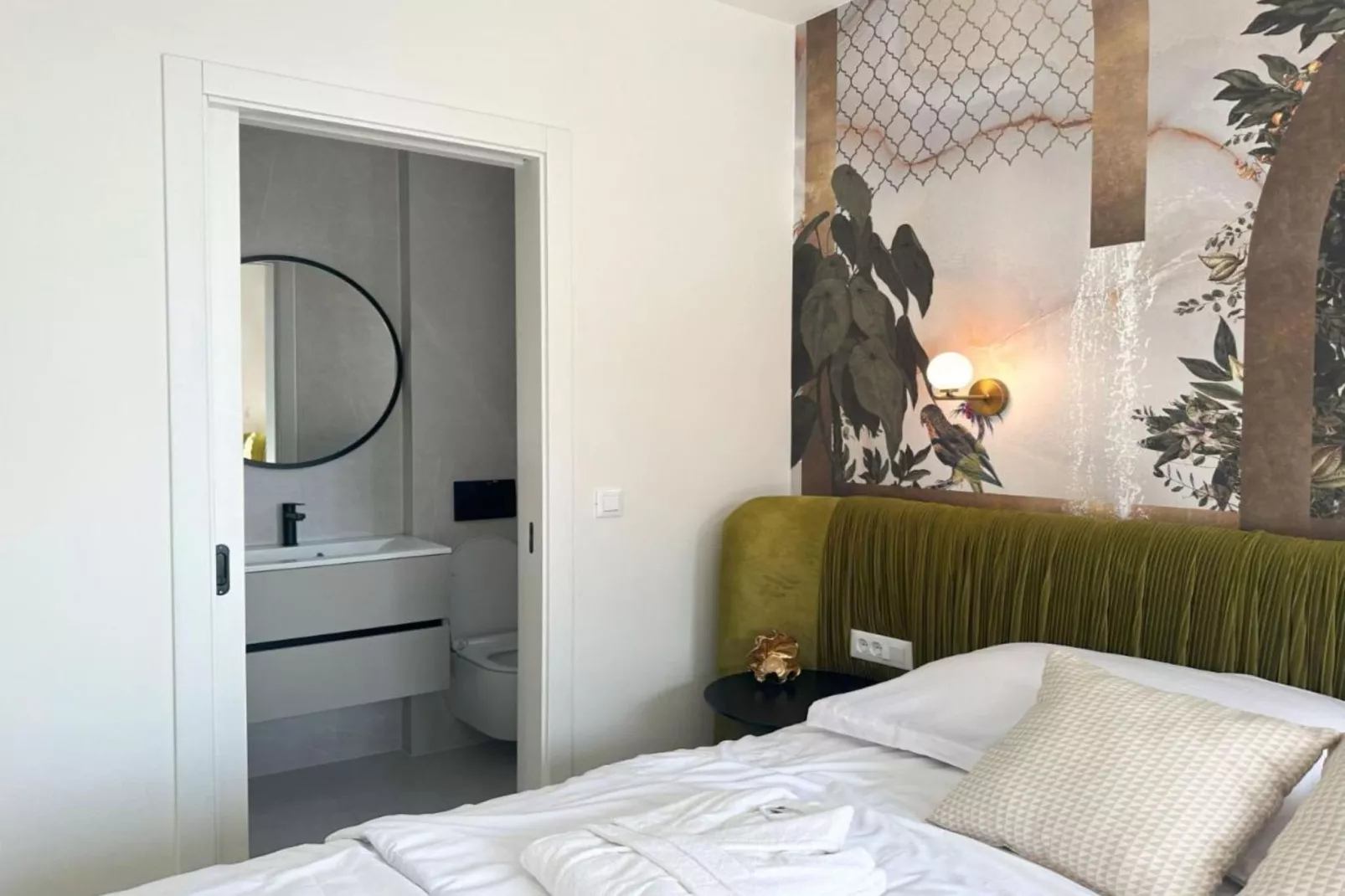 Leonarda Waterfront Residences- Three-Bedroom Penthouse with Infinity Pool (The Skyview Penthouse) - S4-Bedroom