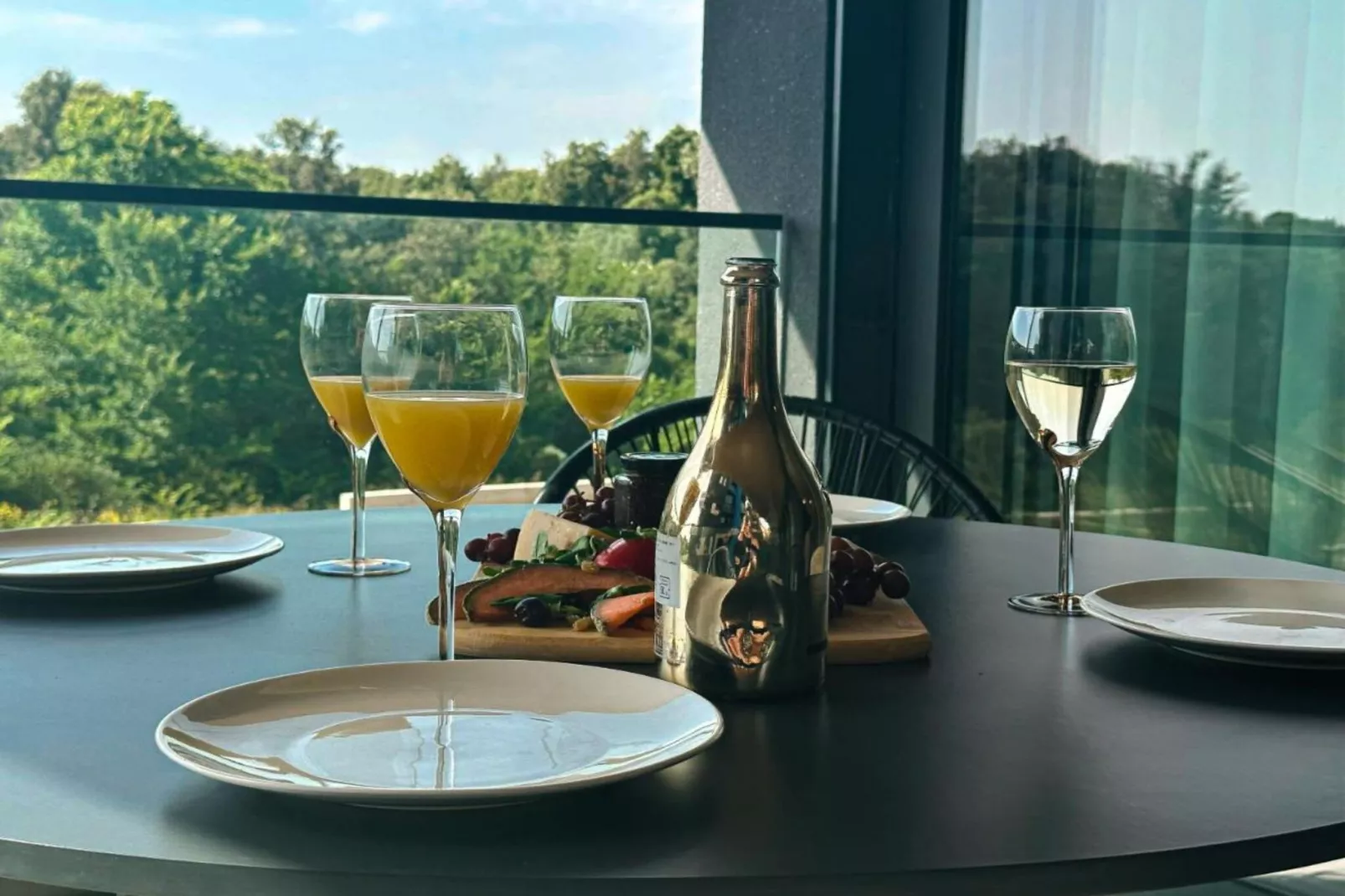 Leonarda Waterfront Residences-One-Bedroom Apartment With Terrace (The Adriatic One) -S1-Dining room