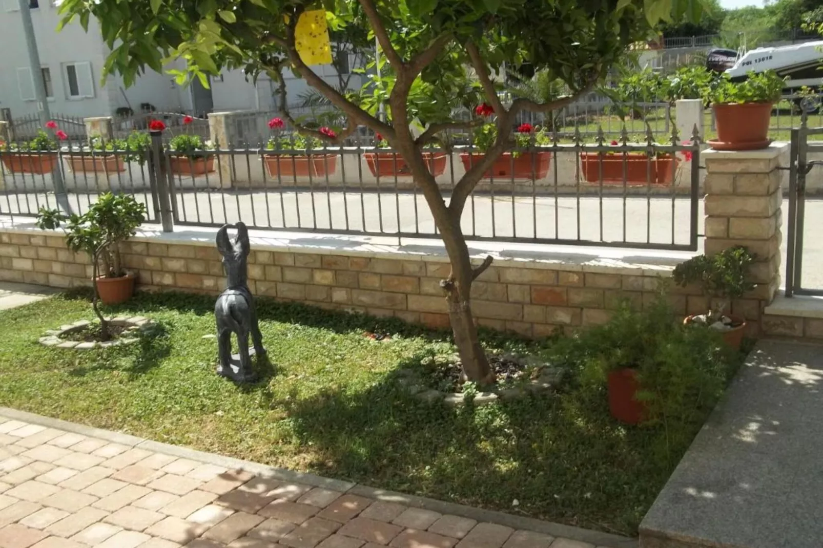 Peaceful Apartments With Style - One Bedroom Apartment-Outdoor